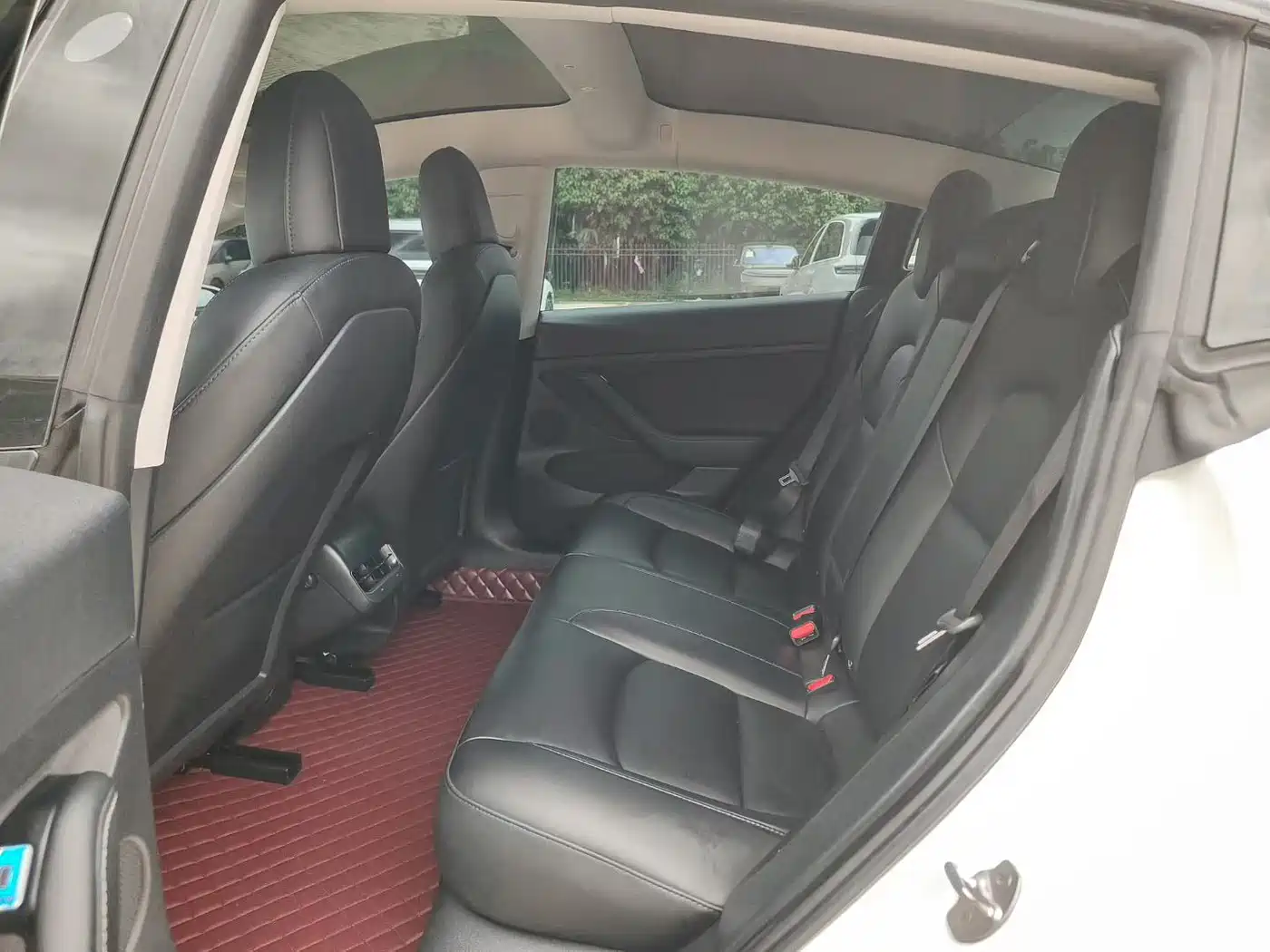 Фото 6 - Tesla Model 3