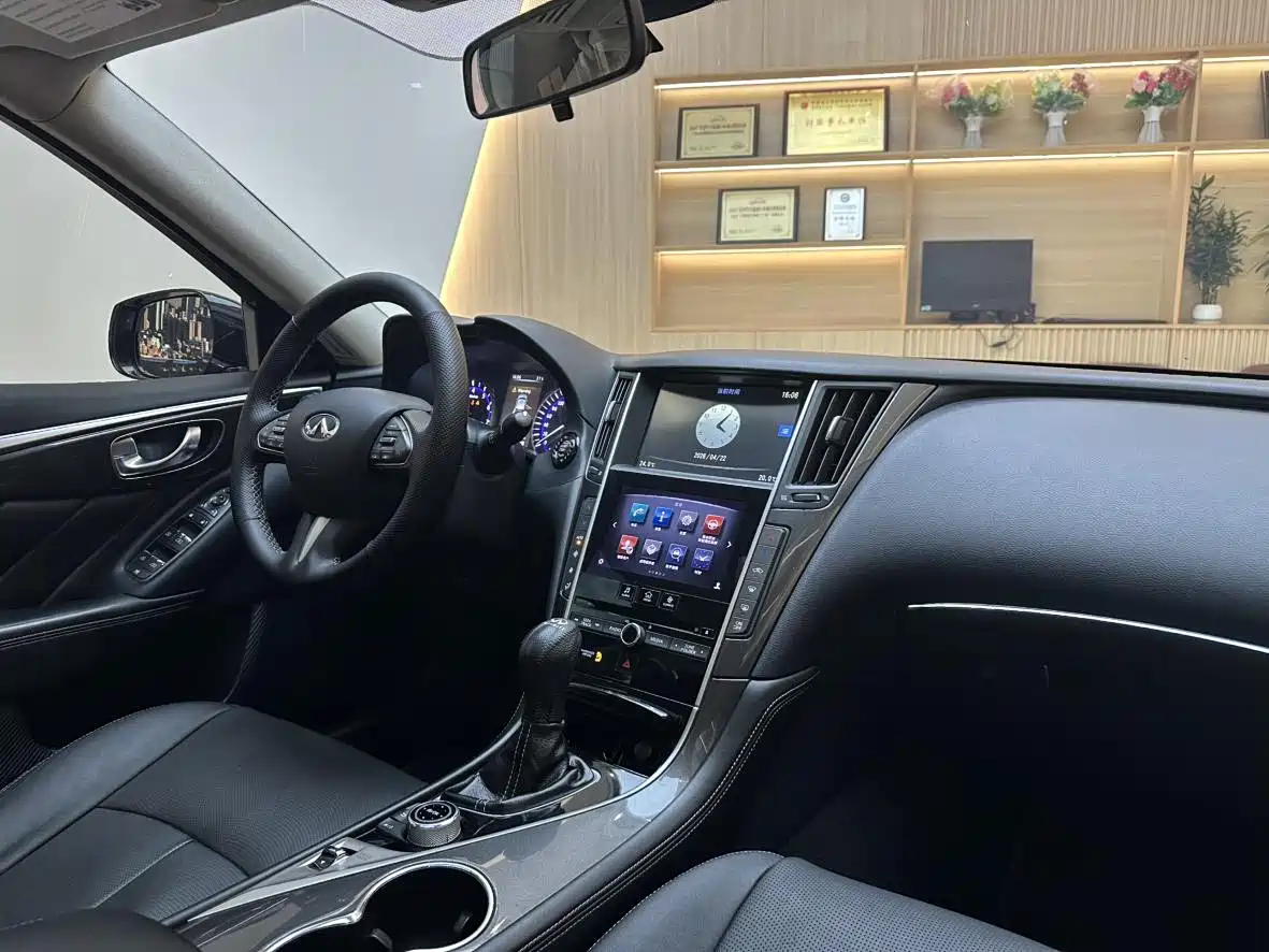Infiniti Q50 2014 2.0T Comfort Edition фото 6
