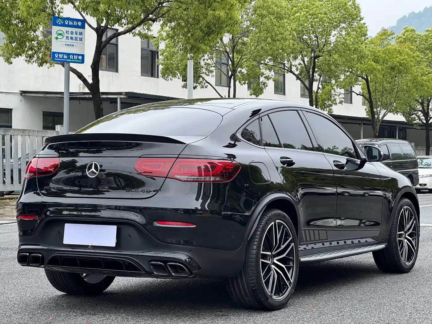 Mercedes-Benz GLC Coupe AMG 2020 AMG GLC 43 4MATIC Coupe SUV фото 4