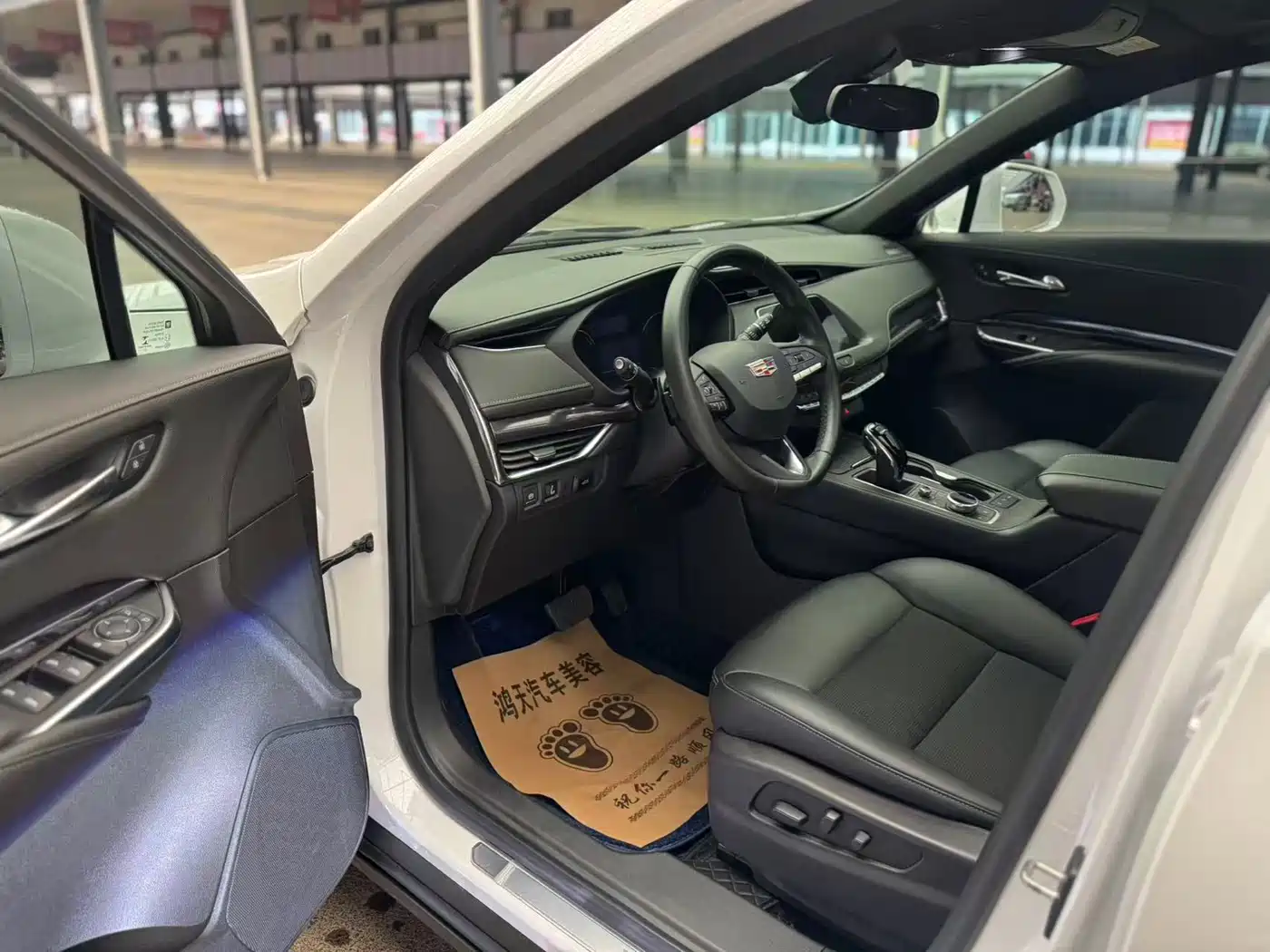 CADILLAC XT4
