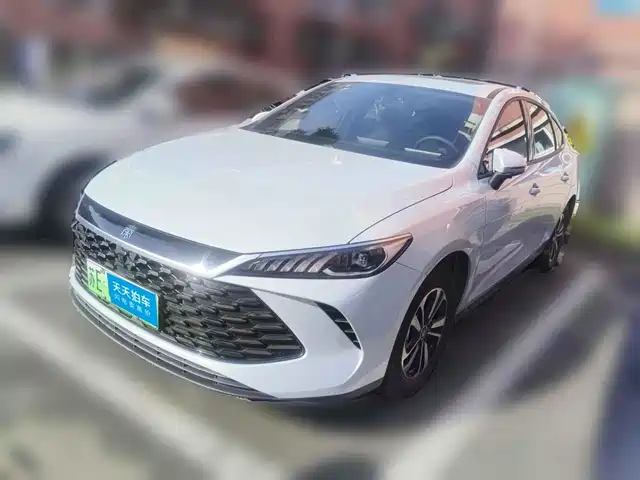 BYD Qin PLUS 2026 Model DM-i 210KM Progressive Edition — фото 1