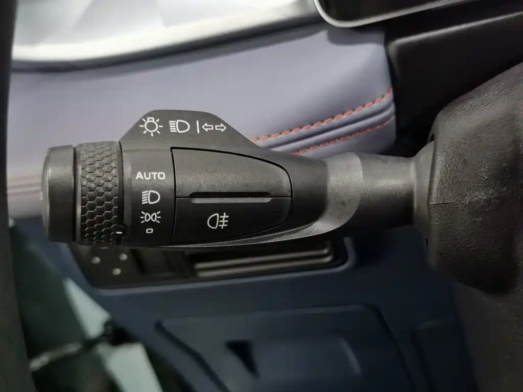 Фото 21 - Geely Geometry E Firefly