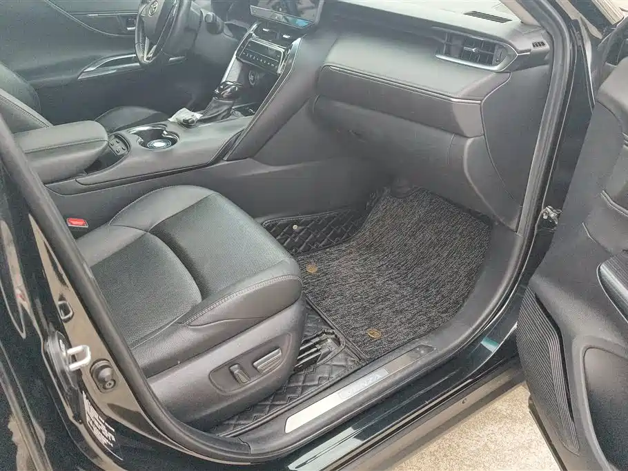 Toyota Venza 2022 2.0L CVT 2WD Premium фото 8