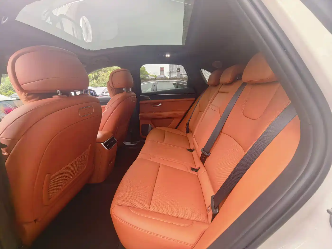 AITO Wenjie AITO M5 2025 Extended Range Ultra AWD фото 9