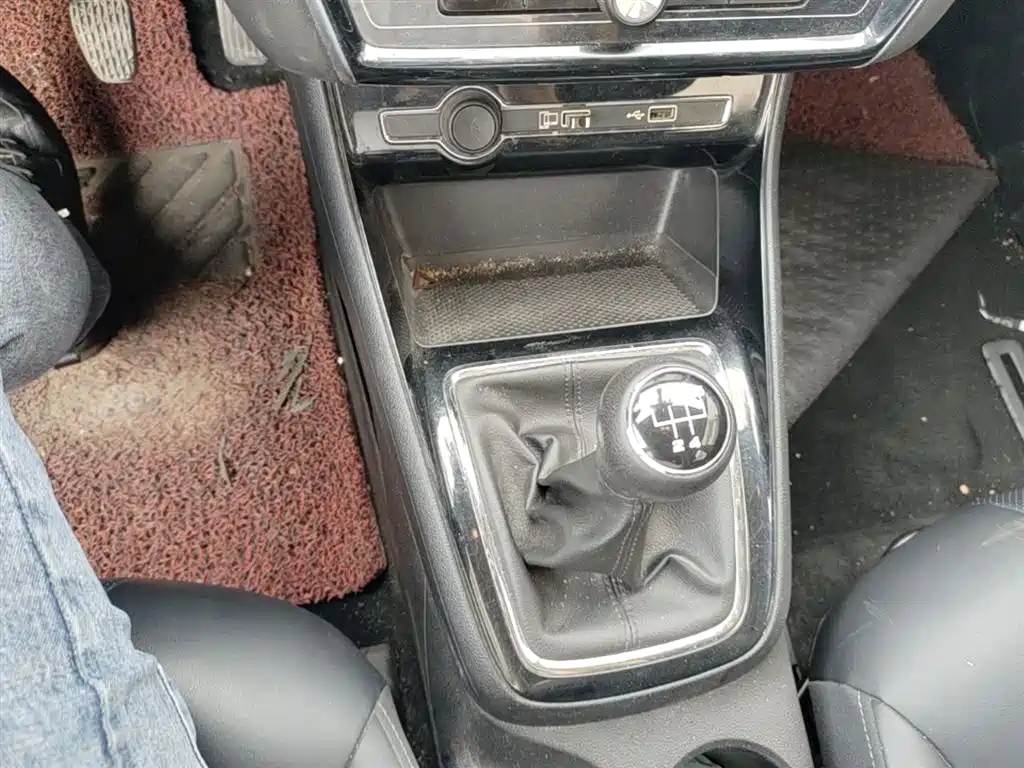 Roewe i5 2019 2019 1.5L Manual 4G Langhao Edition