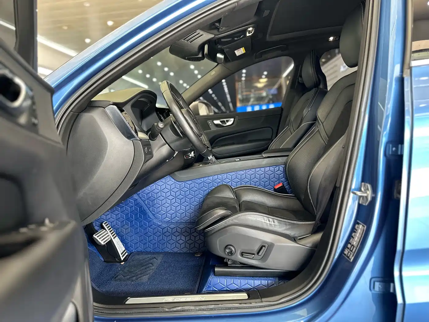 Фото 10 - Volvo XC60