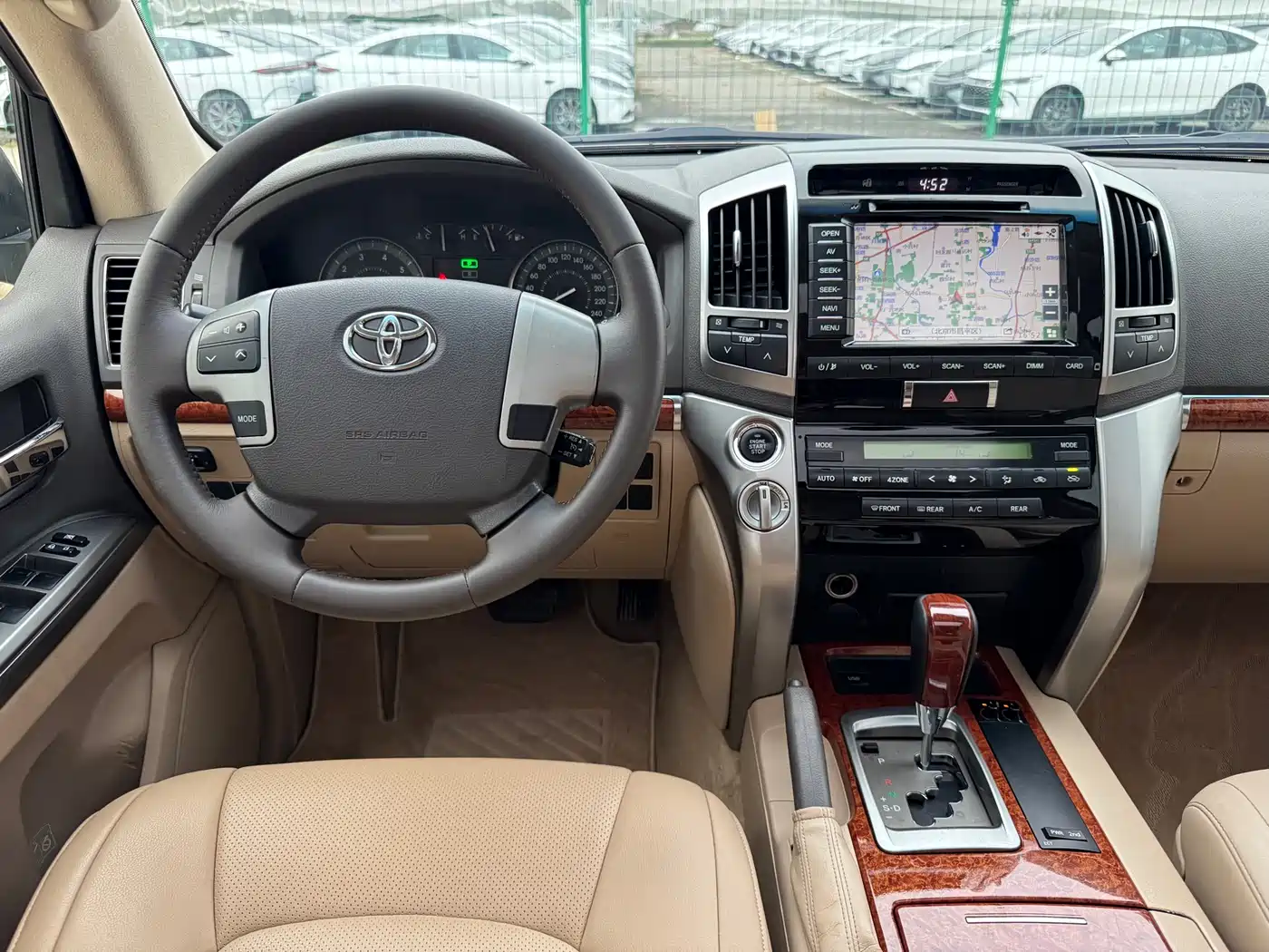 Toyota Land Cruiser 2012 4.0L Automatic VX фото 22