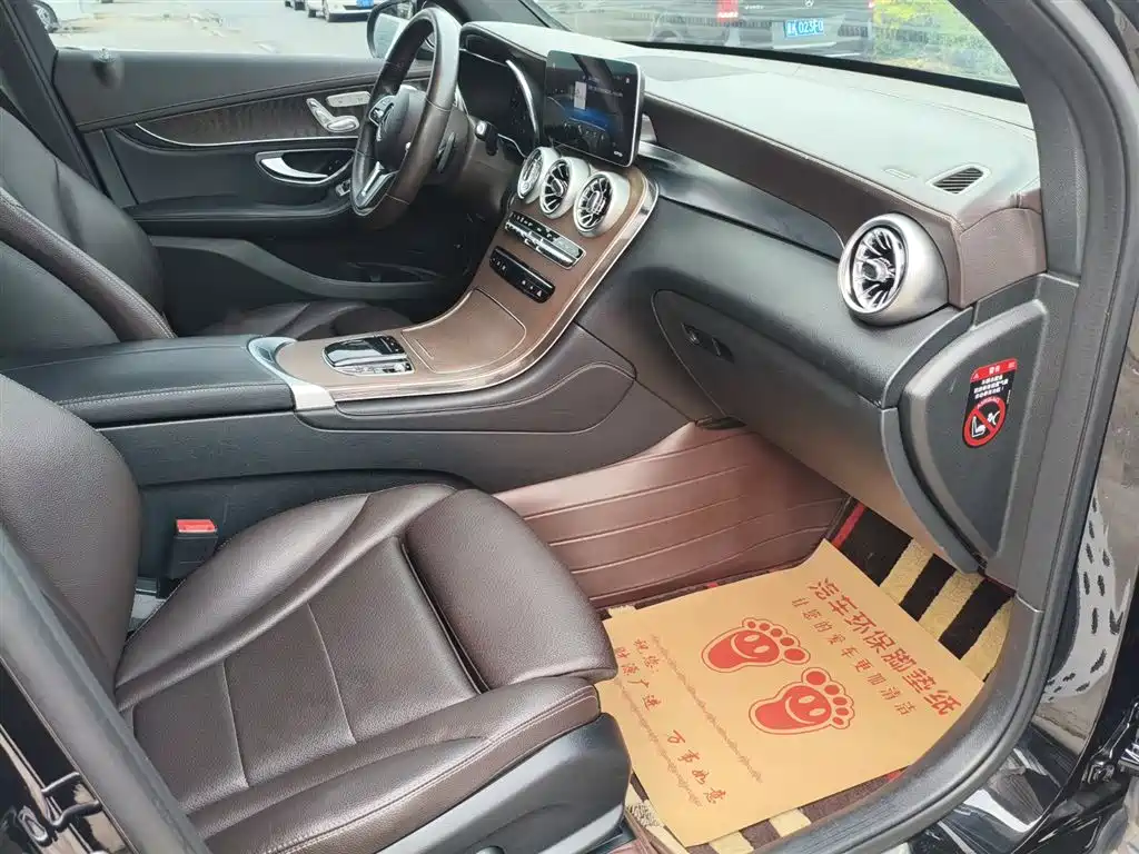 Mercedes-Benz GLC 2020 GLC 260 L 4MATIC Luxury фото 14