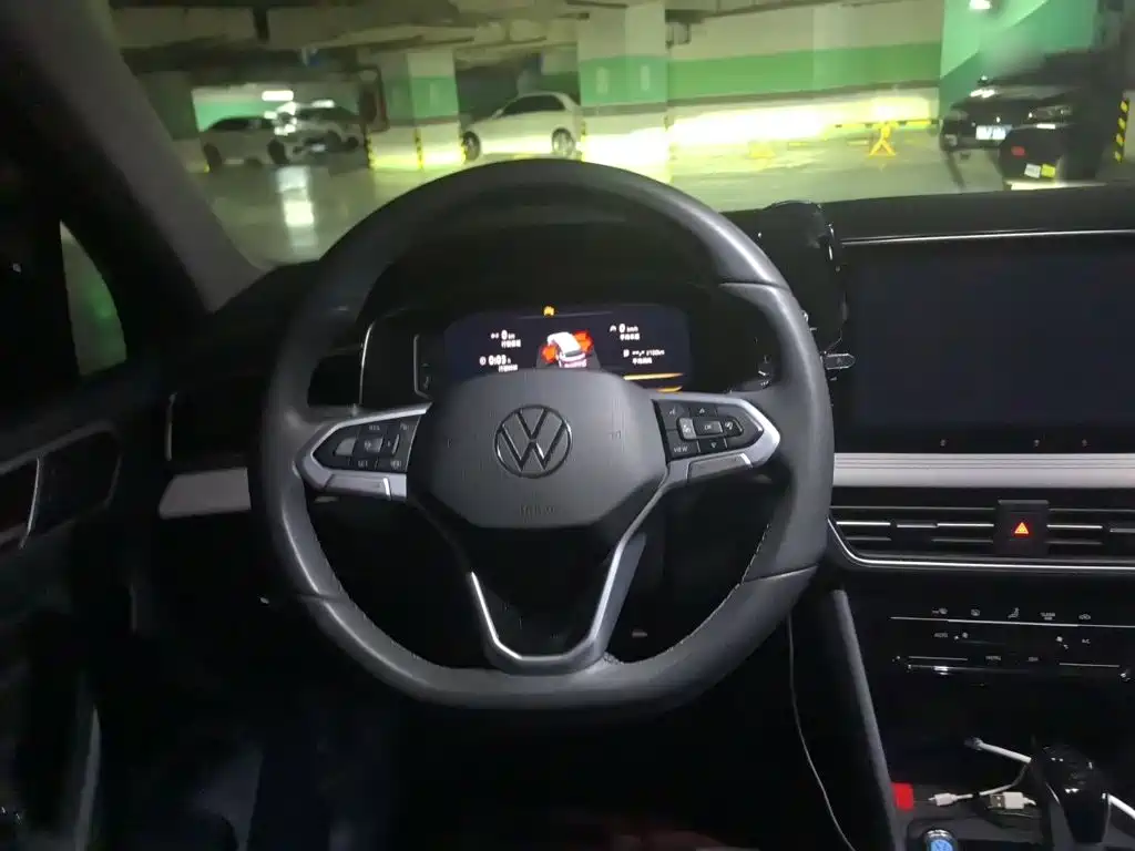Фото 6 - Volkswagen Tiguan L