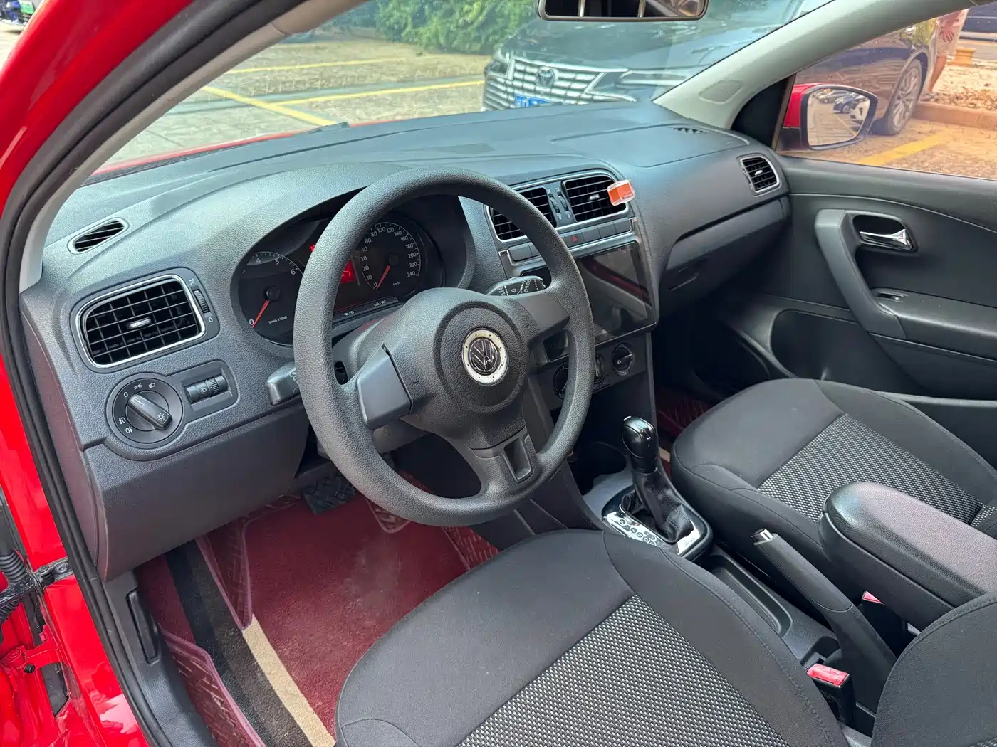 Volkswagen Polo 2014 2013 1.4L Automatic Comfort Edition