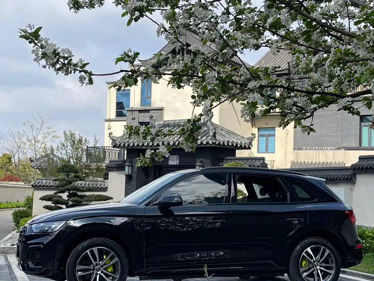 Audi Q5L 2023 40T Luxury Dynamic фото 10