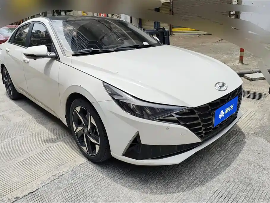 Hyundai Elantra 2021 1.5L CVT LUX Premium Edition