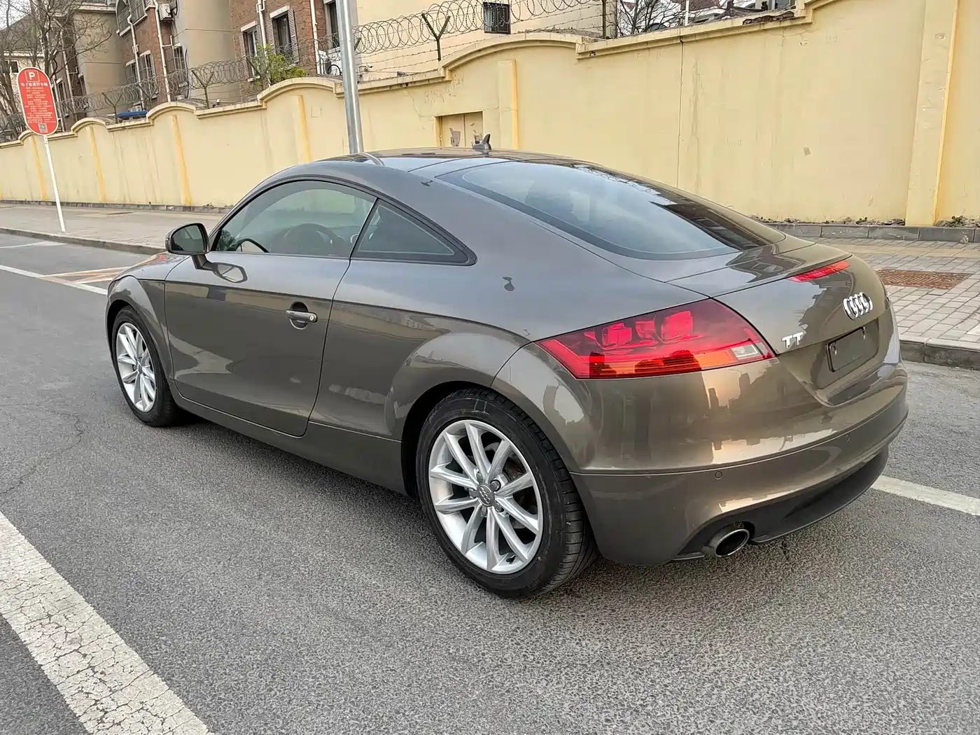 Audi TT 2011 TT Coupe 2.0TFSI фото 6