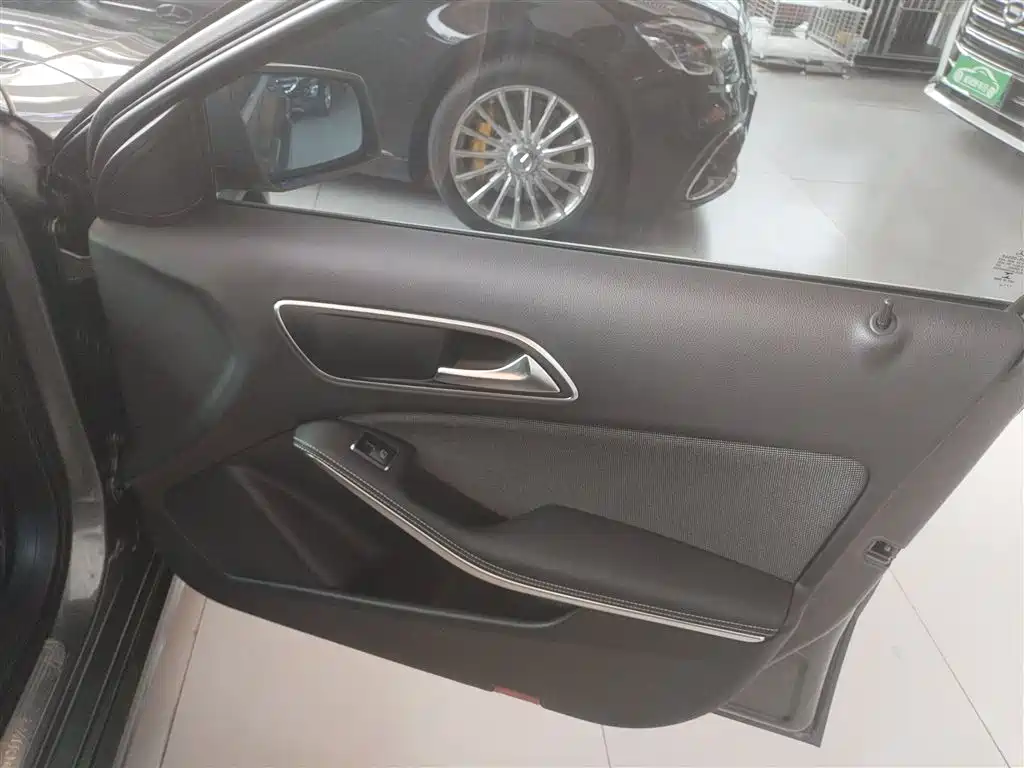 Mercedes-Benz A-Class (Import) 2017 Facelift A 200 Dynamic фото 15