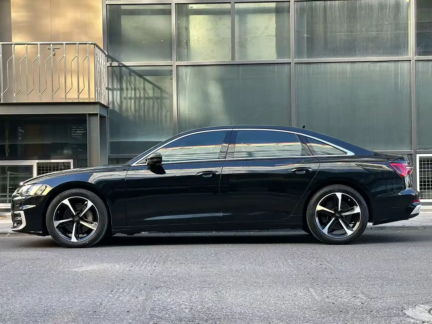 Audi A6L 2021 40 TFSI Luxury Elegance фото 3