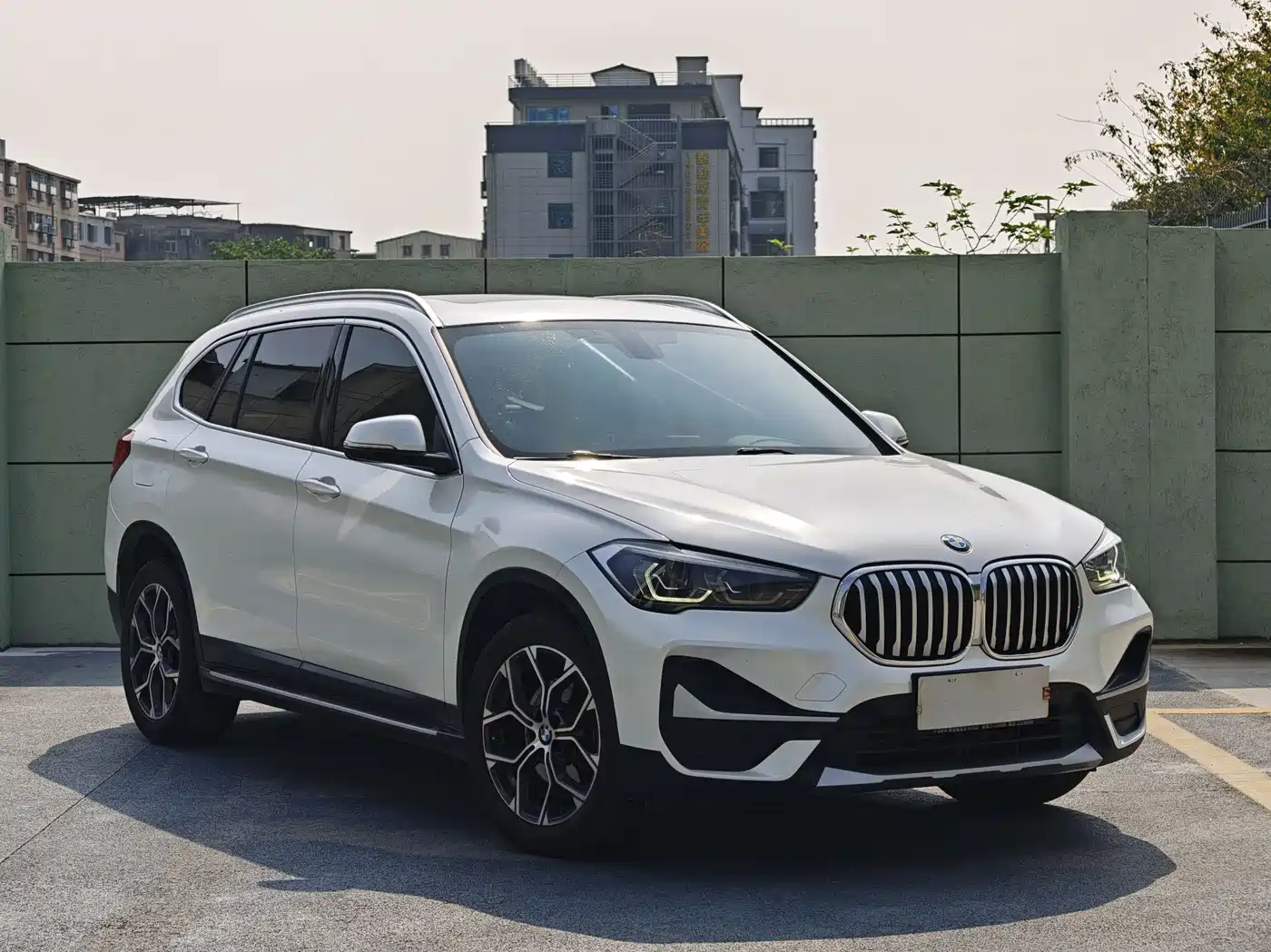 BMW X1 2022 sDrive20Li Fashion фото 3
