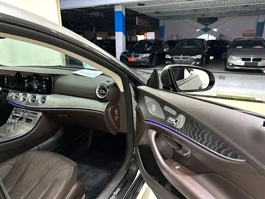 Mercedes-Benz CLS 2021 CLS 300 Luxury фото 5