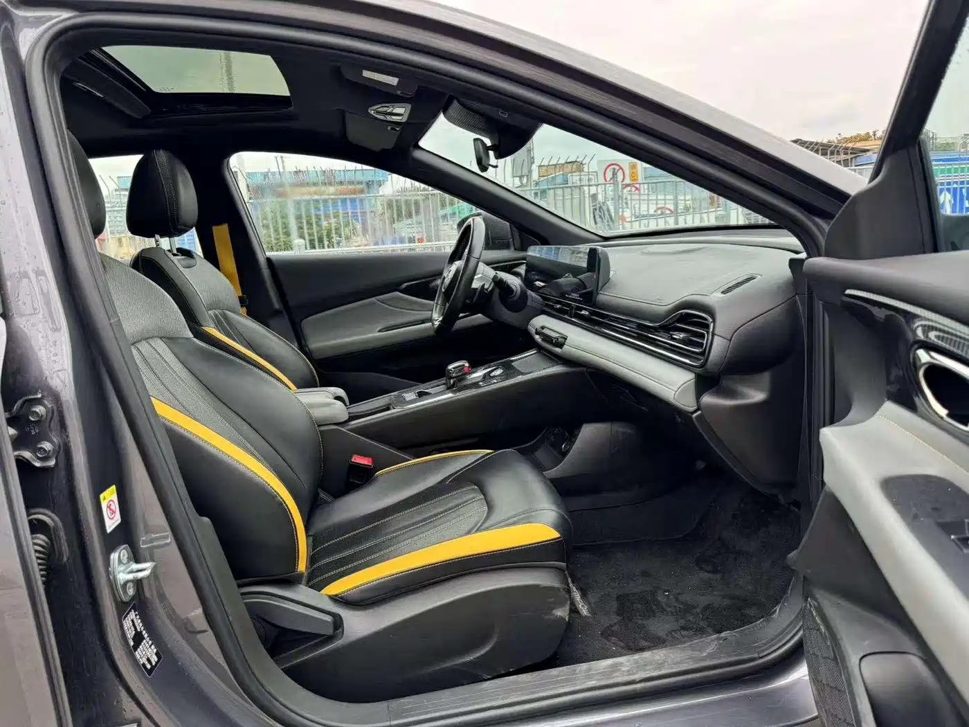 GAC Trumpchi Trumpchi Emkoo 2023 270T DCT J15 Edition фото 8