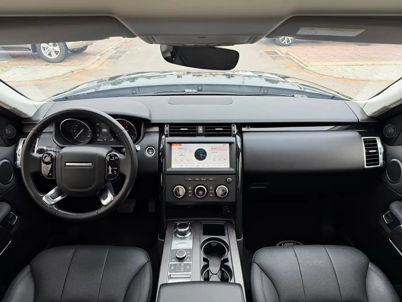 Land Rover Discovery 2019 3.0 SC V6 SE фото 7