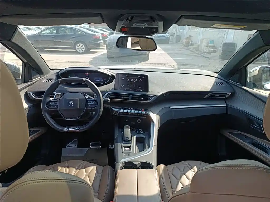 Peugeot 5008 2017 380THP 7-Seater Luxury GT Edition фото 6