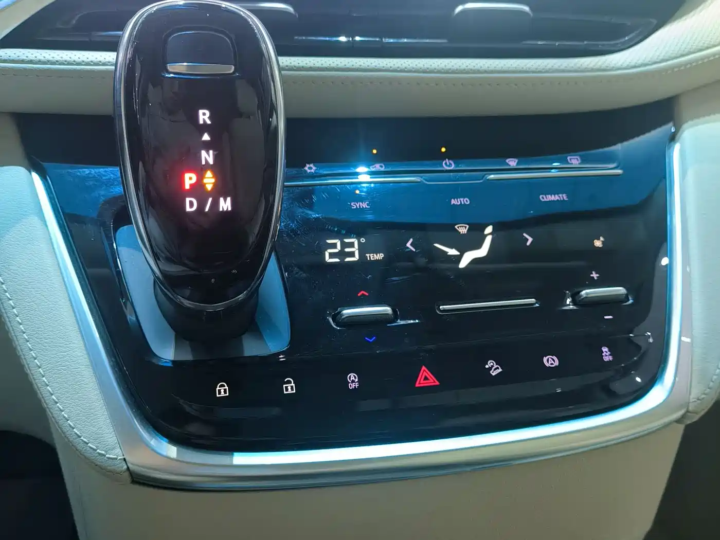 Buick GL8 2023 ES Landmaster Exclusive фото 9