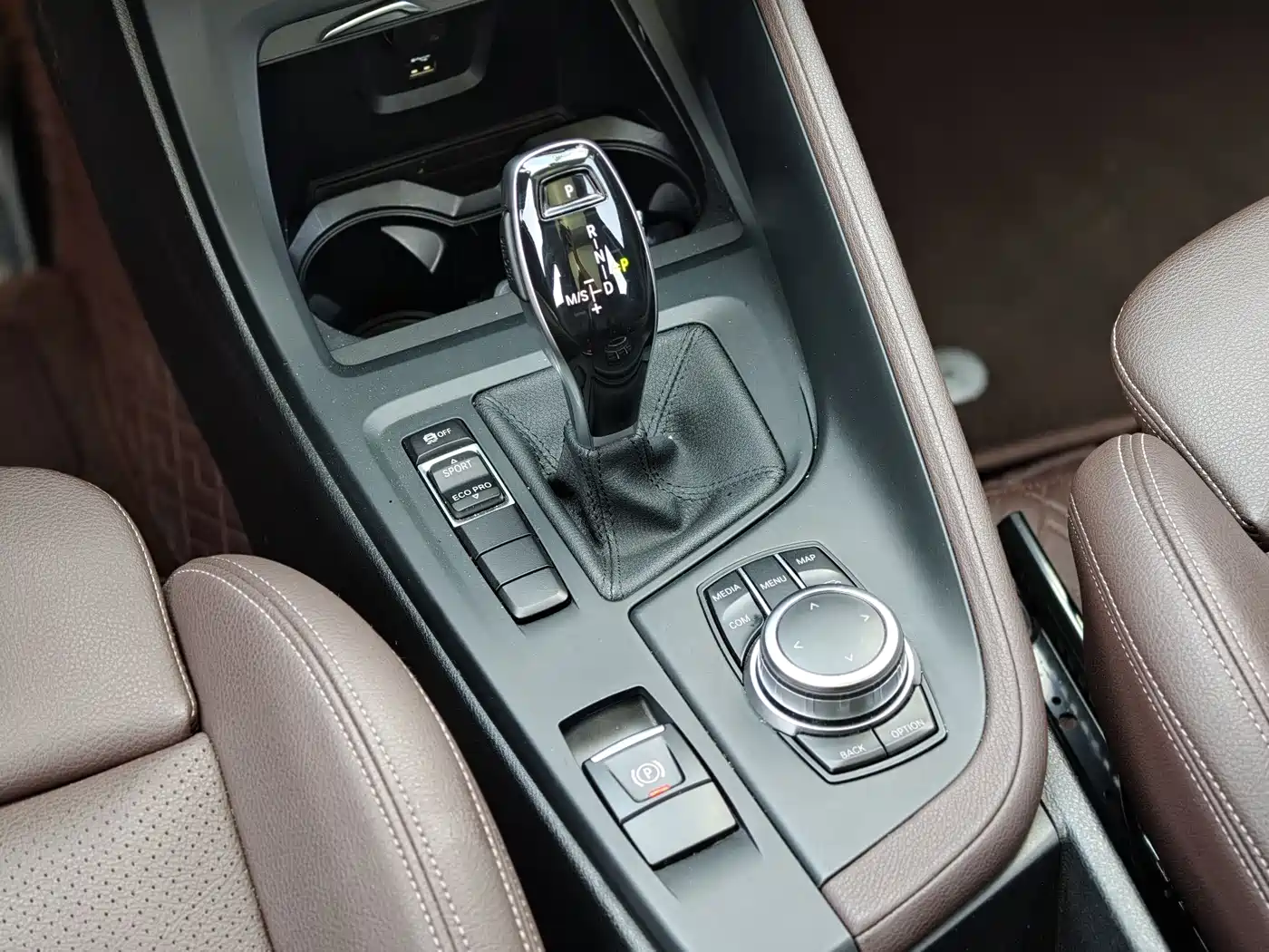 BMW X1 2022 sDrive20Li Fashion фото 13