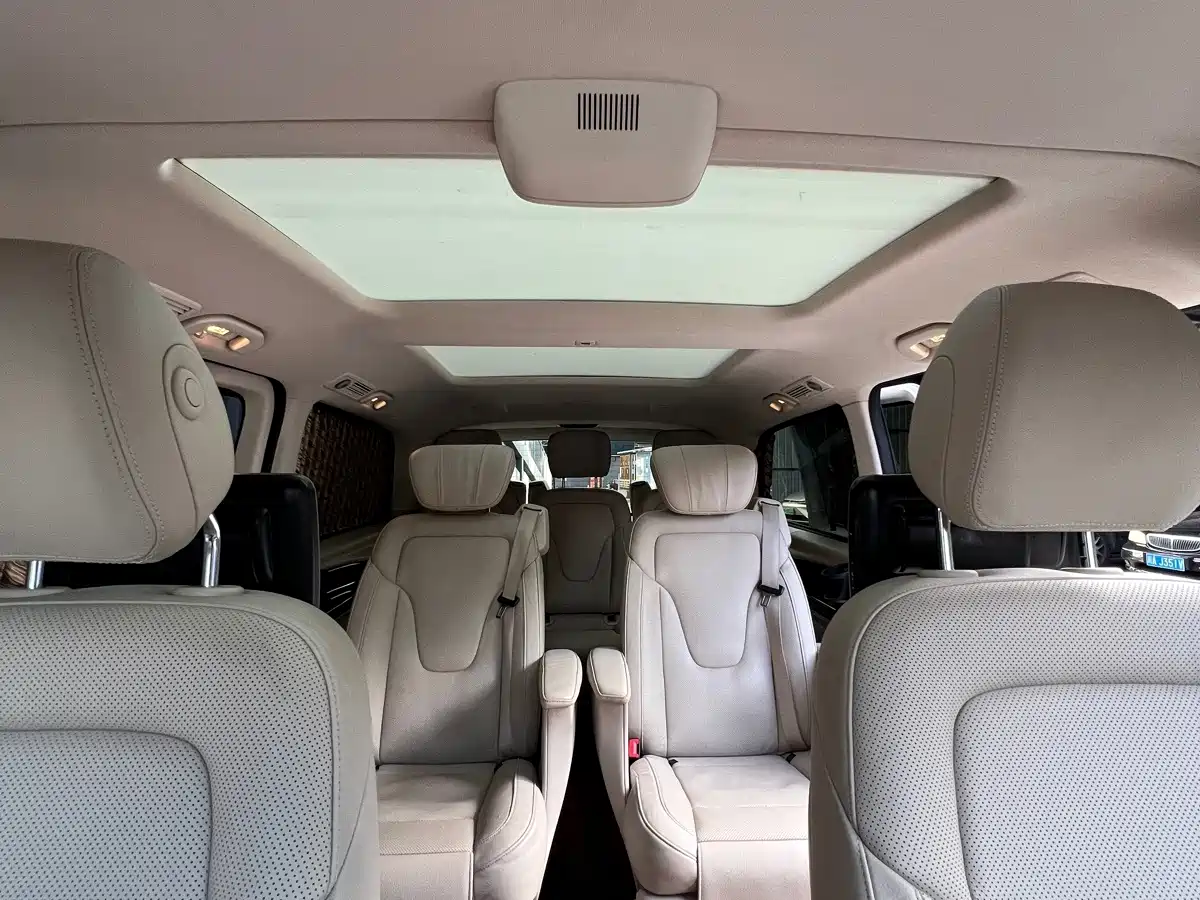 Mercedes-Benz V-Class 2017 2017 Model V 260 L Premium Extended Edition