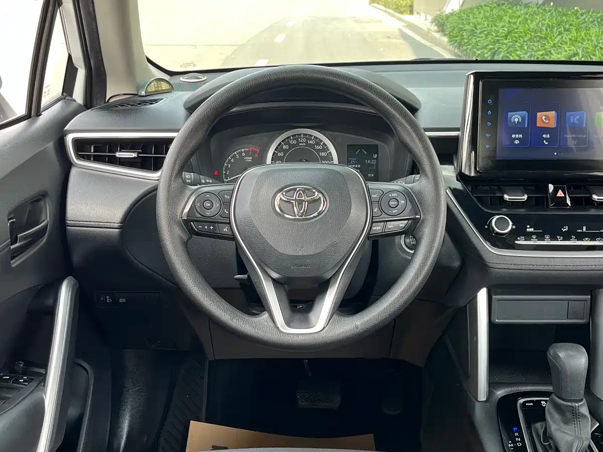 Toyota Frontlander 2023 2.0L CVT Leading Edition фото 33