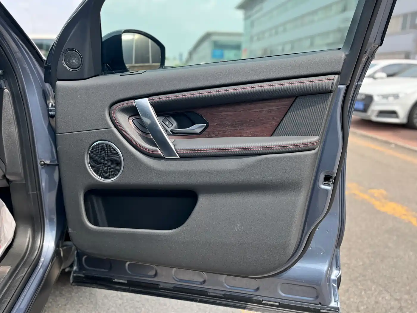 Land Rover Discovery Sport 2020 249PS R-Dynamic Performance фото 23