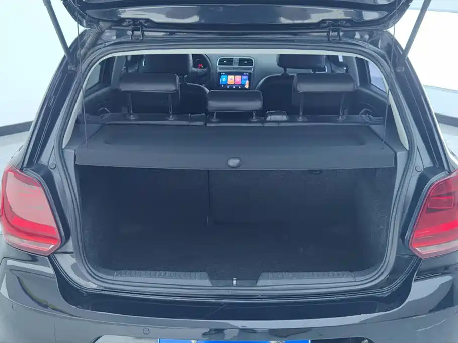 Volkswagen Polo 2014 1.4L Automatic Comfort Edition фото 4