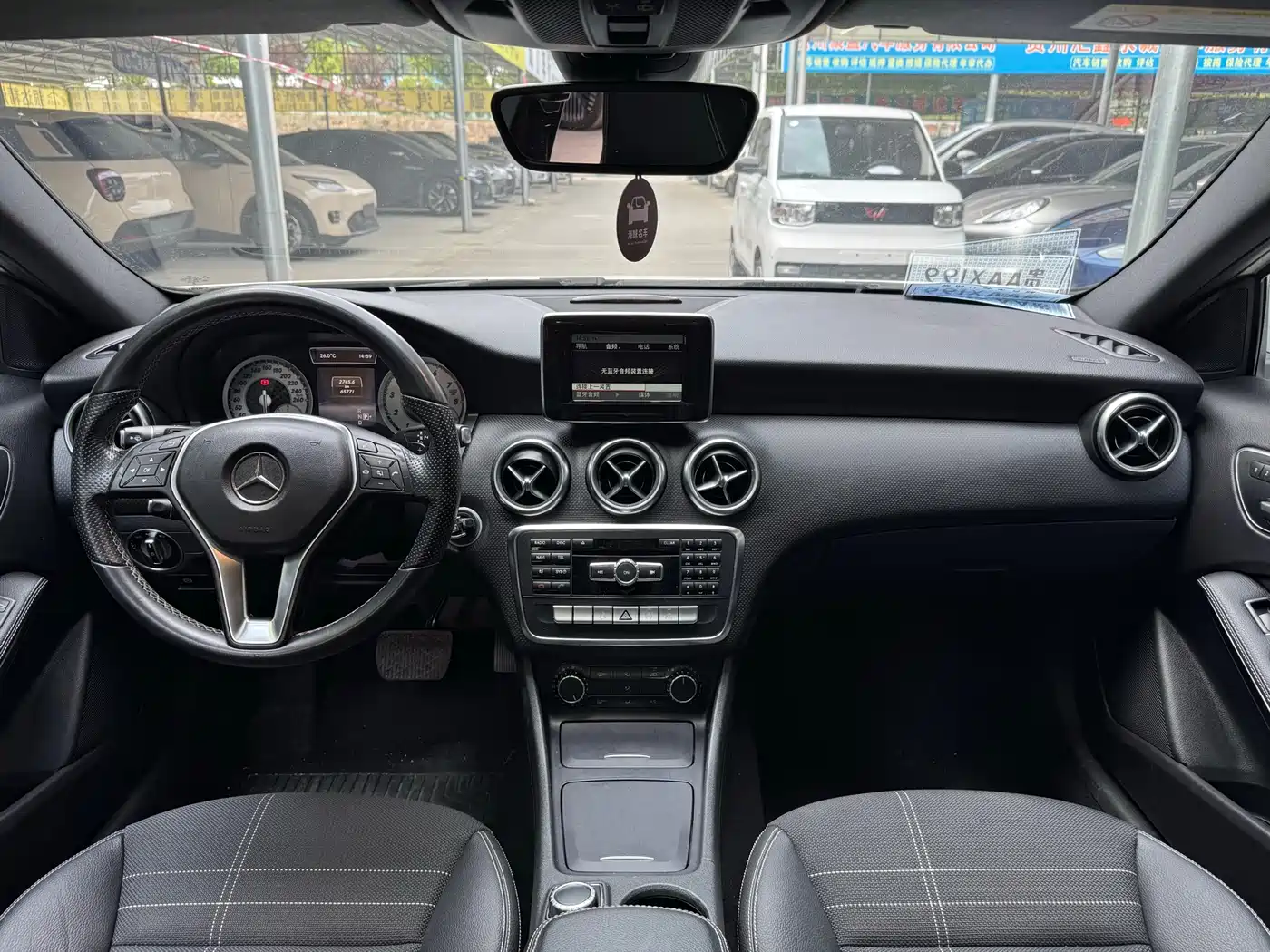 Mercedes-Benz A-Class (Import) 2015 A 200 Fashion фото 6