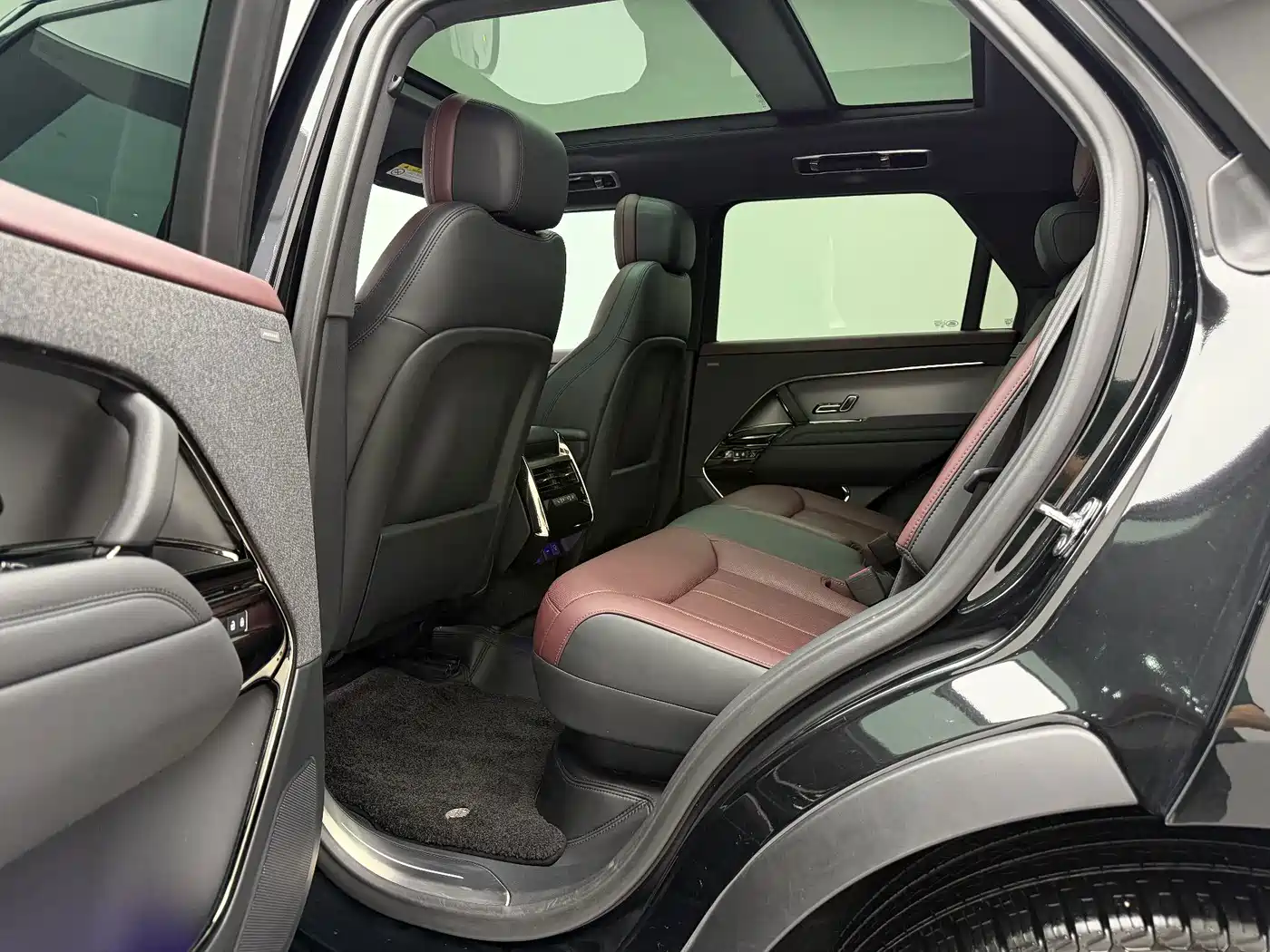 Land Rover Range Rover Sport 2025 2025 400PS Hidden Edge Special Edition