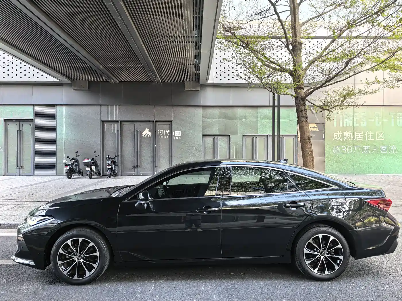 Toyota Avalon 2023 2.0L Premium Selection фото 4