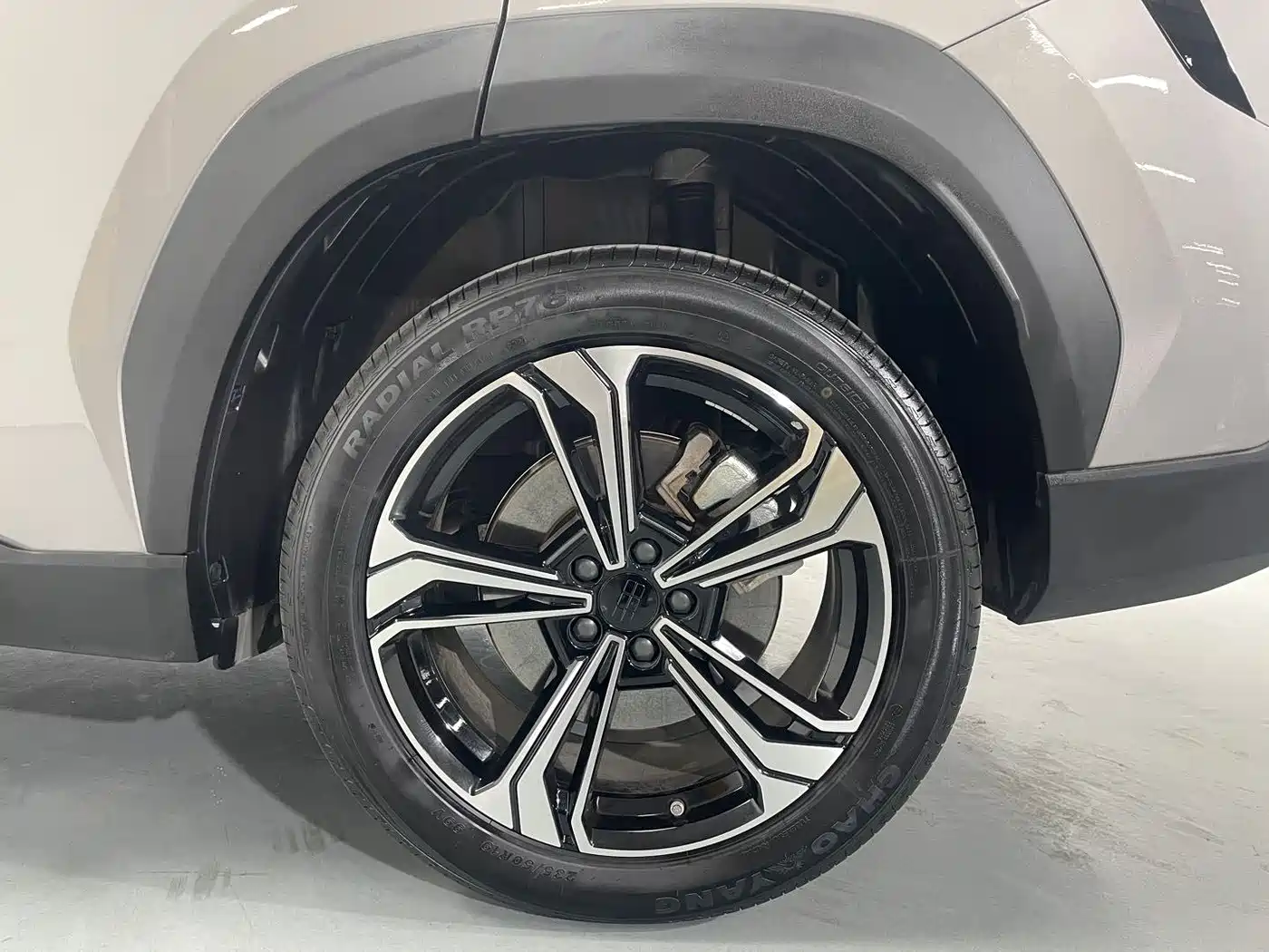 Geely Galaxy Galaxy L7 2024 1.5T 115km PLUS Soaring Dragon Edition фото 17