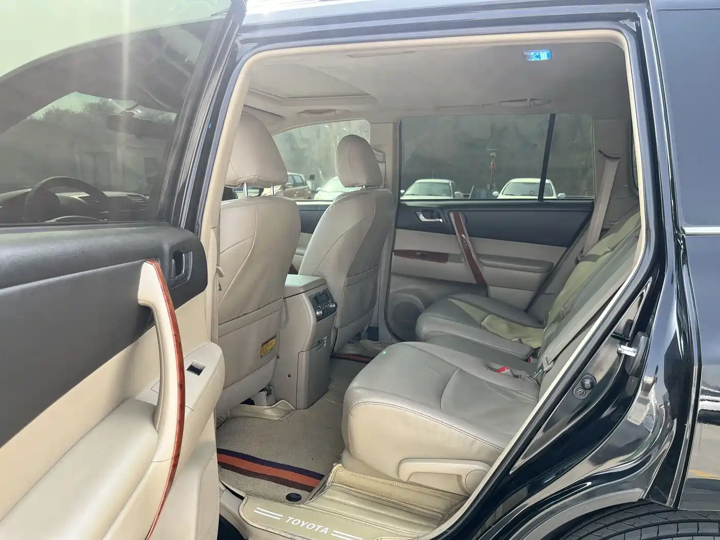 Toyota Highlander 2013 2.7L 2WD 7-seater Purple Gold Edition фото 3