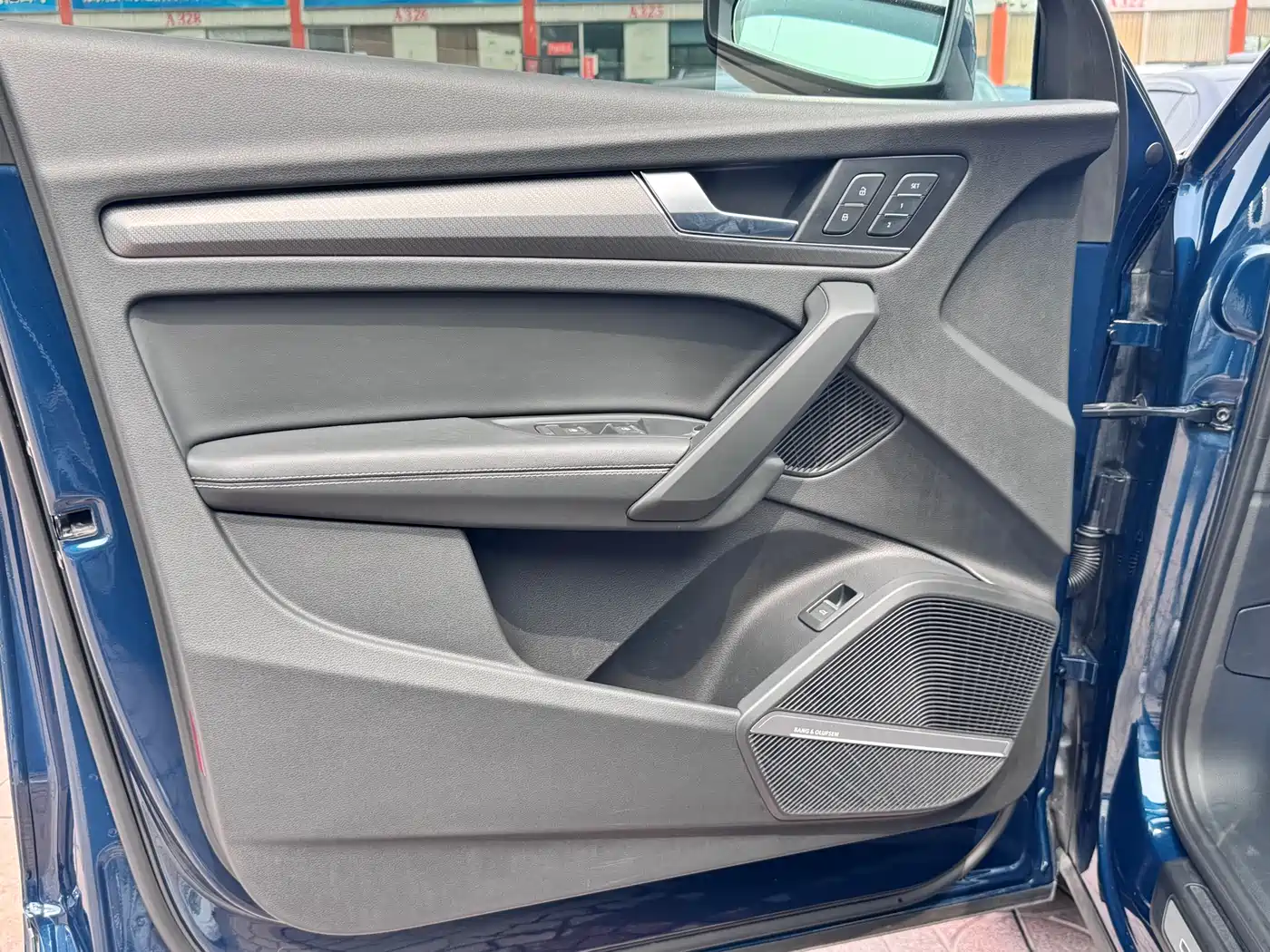 Audi Q5L 2023 45T Luxury Dynamic фото 3