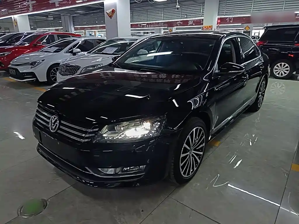 Volkswagen Passat 2015 1.8TSI DSG Prestige Edition фото 2