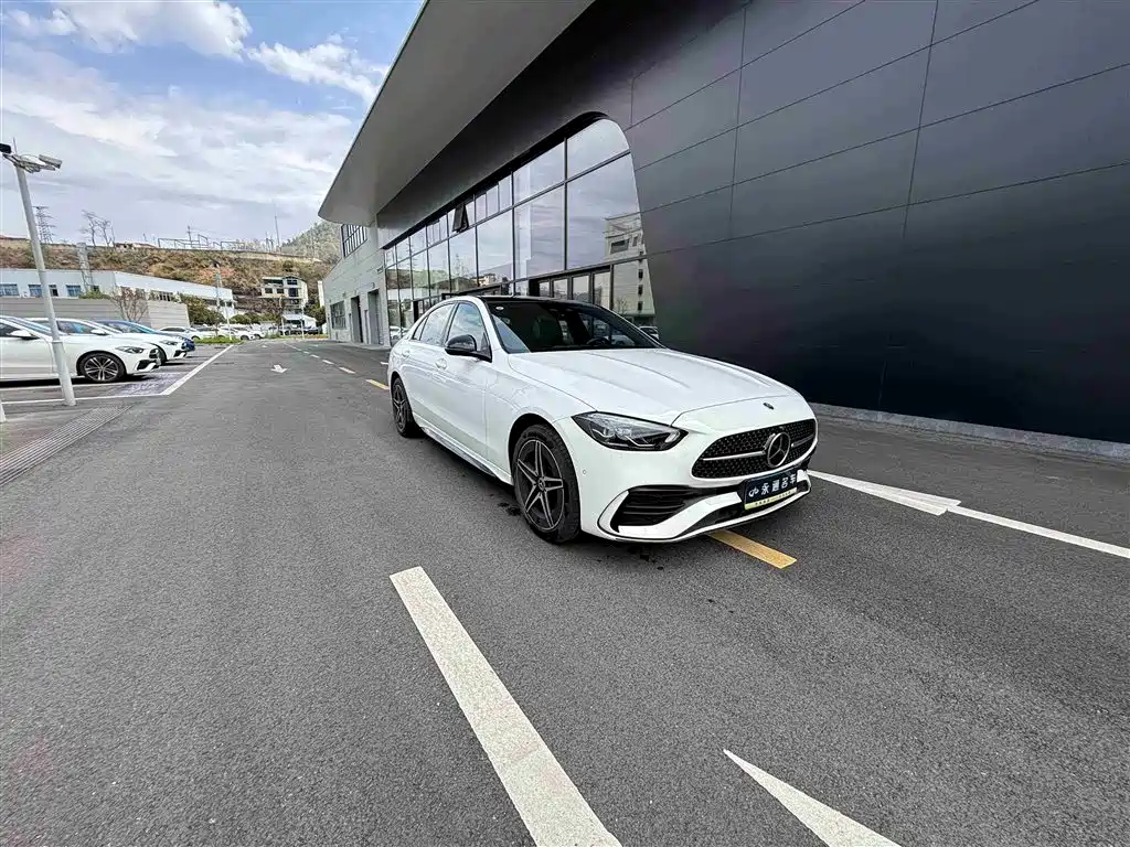 Mercedes-Benz C-Class 2024 C 260 L Night Edition Sport фото 3