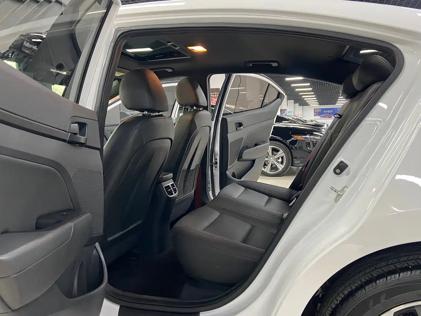 Hyundai Elantra 2019 1.4T Dual-clutch XuanDong·Vitality Type фото 9