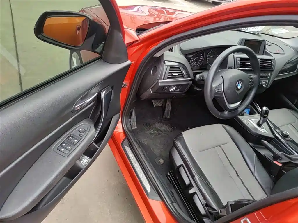 BMW 1 Series (Import) 2013 Facelift 116i Urban Model фото 16