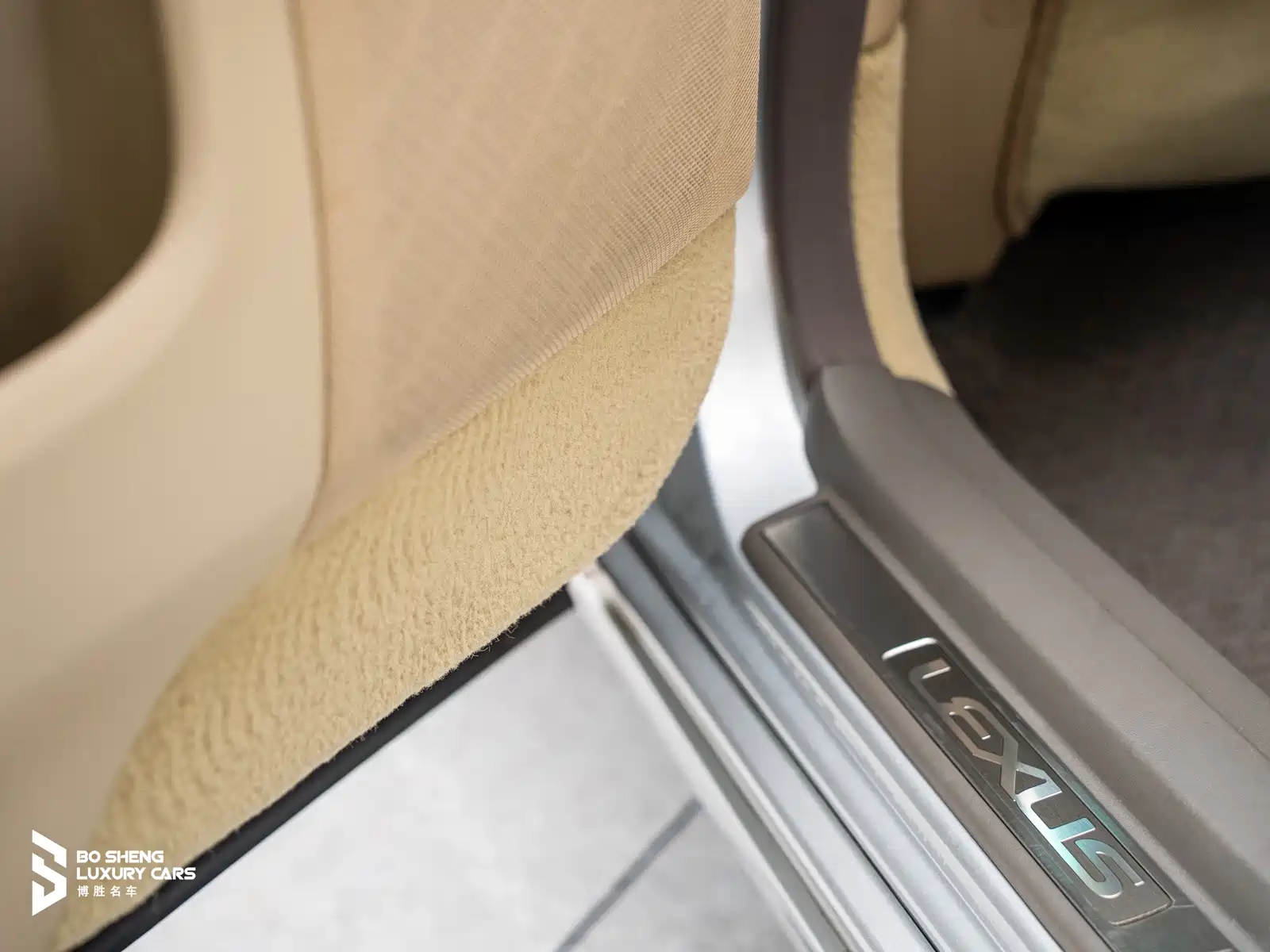 Фото 31 - Lexus LS