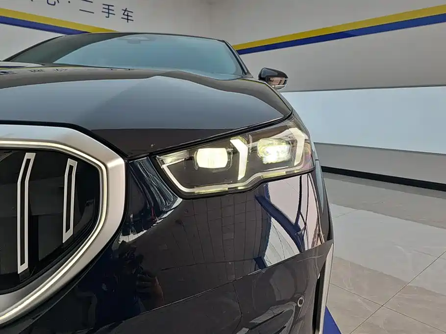 BMW 5 Series 2025 525Li Luxury Package фото 5