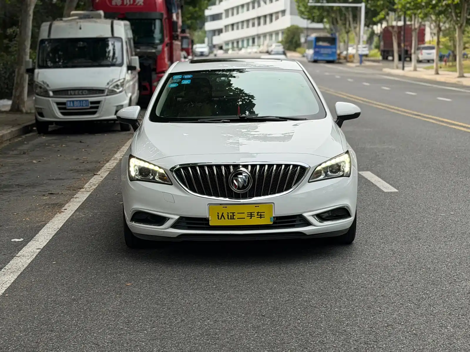 Photo 2 - Buick Verano