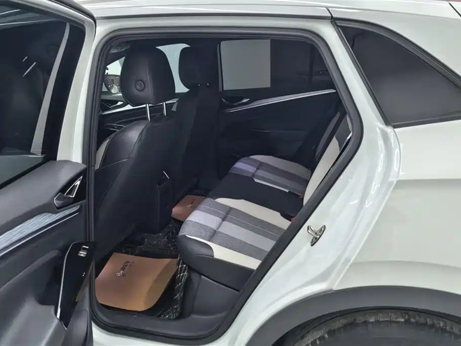 VOLKSWAGEN ID.4 CROZZ