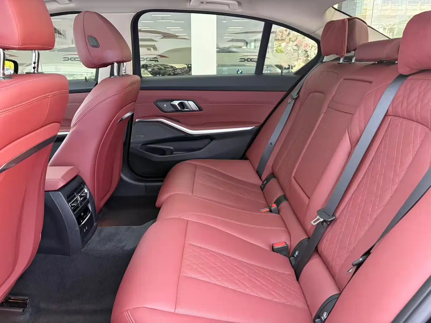 BMW 3 Series 2024 325Li M Sport Shadowline Package фото 10