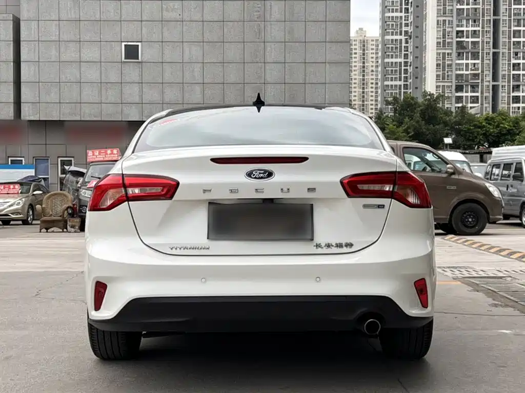 Фото 6 - Ford Focus