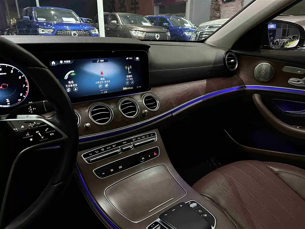 MERCEDES-BENZ E CLASS