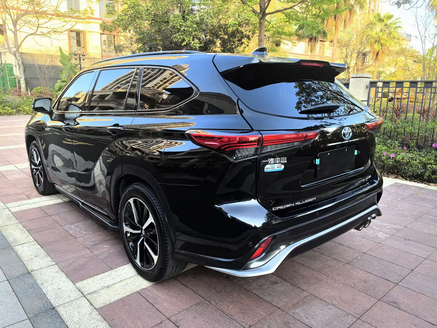 Toyota Crown Kluger 2021 2.5L HEV AWD Flagship Edition фото 5