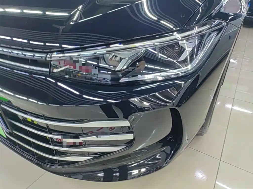 Volkswagen Passat 2025 Pro 380TSI Dragon Glory Edition фото 24