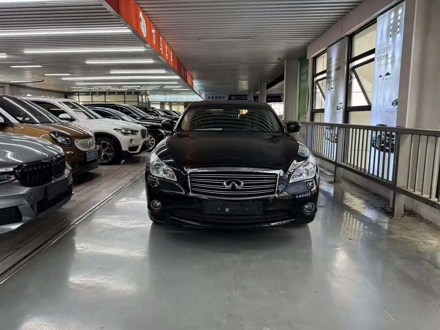 Фото 2 - Infiniti Q70
